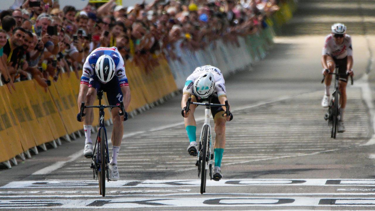 Beeld uit video: Mohoric klopt Asgreen na millimetersprint in enerverende Tour-etappe