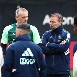 Ajax Ersatztorwart Pasveer musste wegen einer gebrochenen Hand zwei Monate pausieren