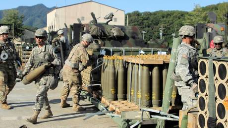 Alliierte werfen Streubomben nieder die die USA nach Kiew schicken