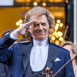 Andre Rieu spielt Wilhelmus beim Grossen Preis der Niederlande in