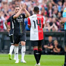 Der starke Feyenoord hat beim Abschied von Koekcue gegen Benfica