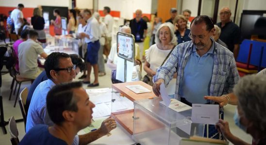 Die Abstimmung in Spanien beginnt mit einer Wahl die zu