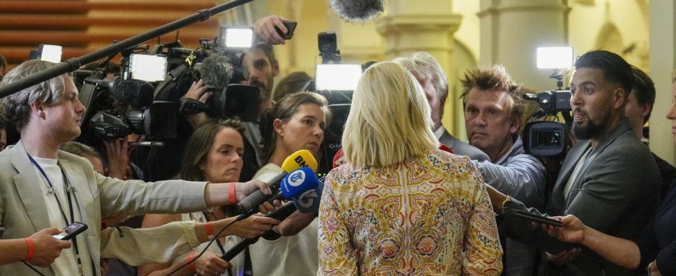 Die Opposition will Rutte loswerden VVD Chef erwartet schwierige Debatte