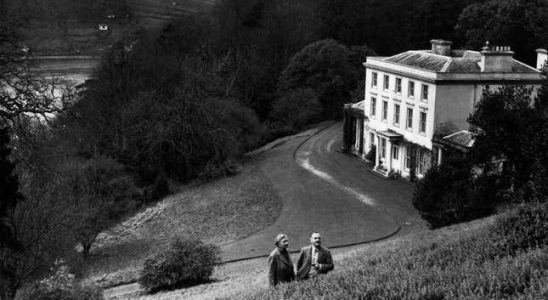 Einfallslose Touristen werden im Herrenhaus von Agatha Christie gefangen ermorden