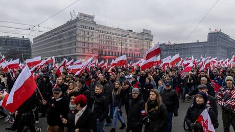 Fast die Haelfte der Polen ist gegen sofortige NATO Mitgliedschaft der