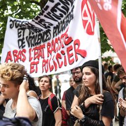 Franzoesisches Gericht verbietet Marsch gegen Polizeibrutalitaet in Paris Im