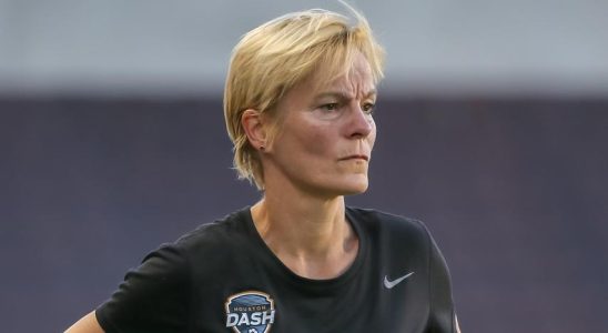 Fussballtrainerin Vera Pauw wurde 2018 von einem Mitarbeiter bedroht „Schiess