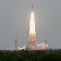 Indien startet unbemannte Weltraummission zum Mond Technik