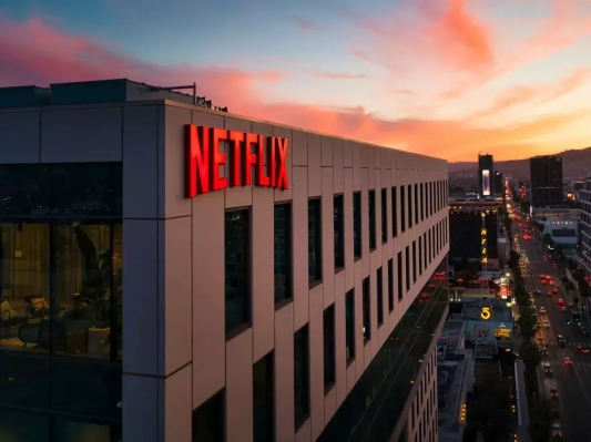 Netflix gewinnt fast 6 Millionen Abonnenten da das bezahlte Teilen