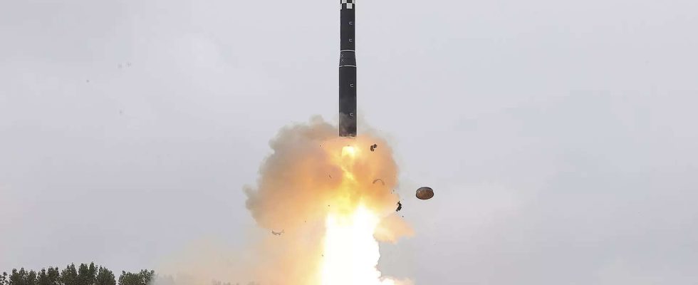 Nordkoreas neue Interkontinentalrakete erhoeht die Faehigkeit die USA mit Atomwaffen