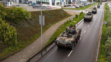 Polen beginnt mit der Verlegung von Truppen an die Grenze