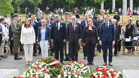 Polen moechte dass die Ukraine die Schuld fuer das Massaker
