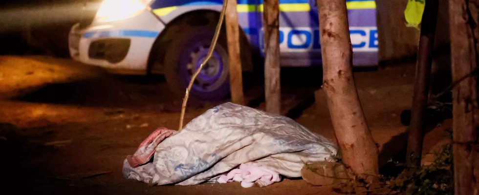 Polizei 16 Tote darunter 3 Kinder bei Giftgasleck in Suedafrika