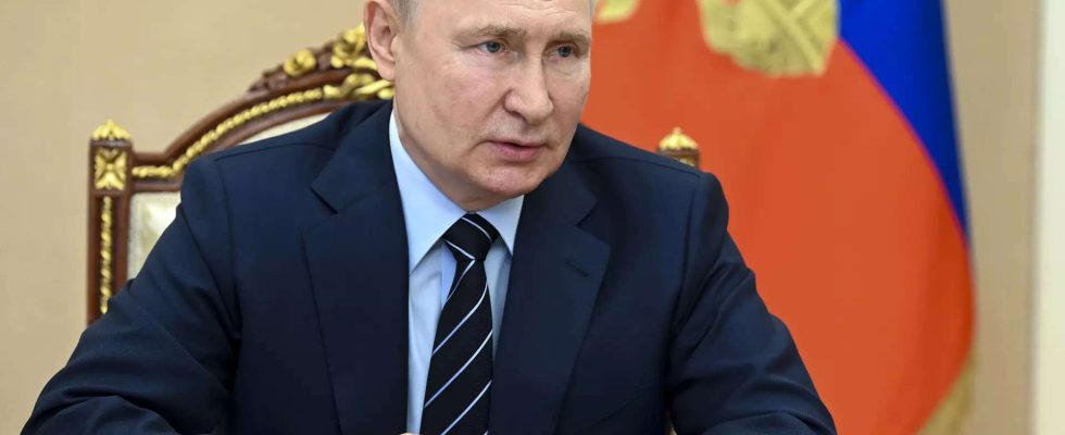 Putin Putin sagt Russland verfuege ueber „ausreichend Streumunition