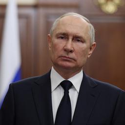 Putin laesst internationalen Spitzenreiter in Suedafrika nach Haftbefehl erschiessen