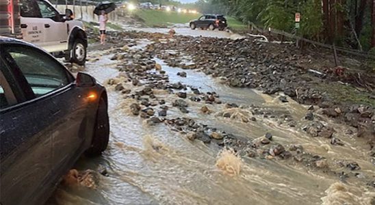Ueberschwemmungen in New York „Lebensbedrohliche Ueberschwemmungen ueberschwemmen die Strassen von