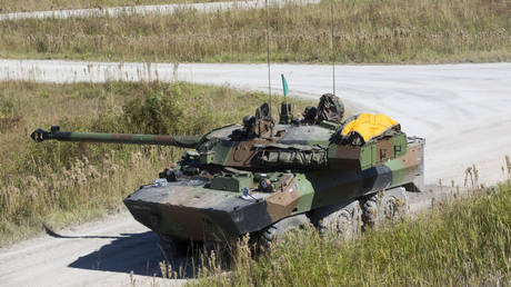 Ukrainischer Kommandant beschwert sich ueber franzoesische Panzer – AFP –