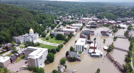 Vermont Zweiter Tag der Ueberschwemmungen in Vermont Schlammiges Wasser erreicht