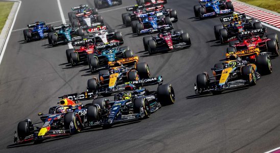 Verstappen ueberlistet Hamilton beim Start und gewinnt in Budapest das