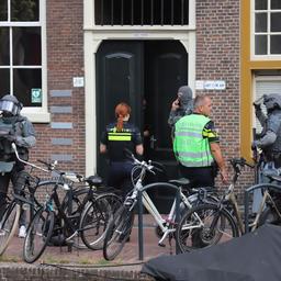 Zwei Schwerverletzte bei Messerstecherei in Leiden Taeter floh Innere