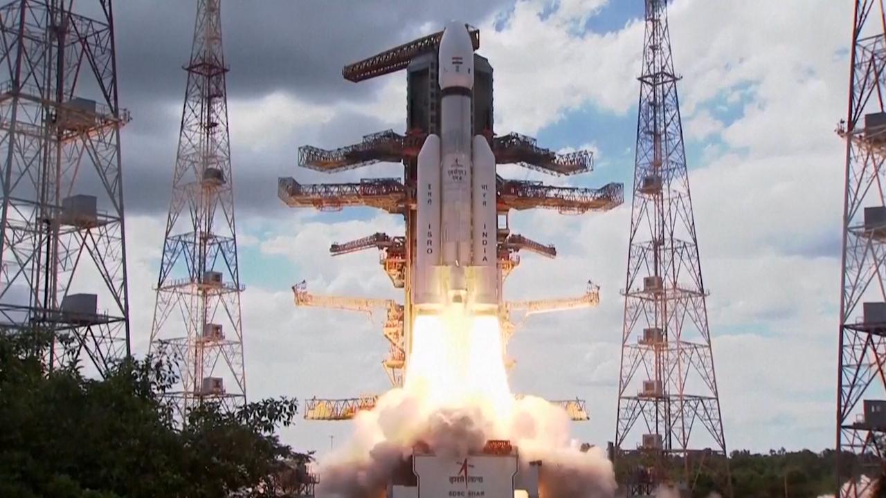 Beeld uit video: Bekijk hier hoe India een raket naar de maan lanceert