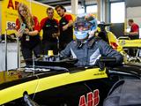 Nyck de Vries is publiekstrekker in Assen, maar praat niet over F1-ontslag