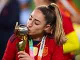 Matchwinner Carmona hoort na WK-finale met Spanje dat haar vader is overleden