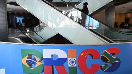 Abgeordnete schlagen vor EU Ambitionen fuer BRICS aufzugeben – World
