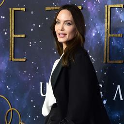 Angelina Jolie kehrt als Produzentin zu ihrem „First Love Theater zurueck