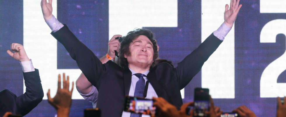 Argentinien Der rechtsextreme „Rockstar fuehrt bei den Praesidentschaftsvorwahlen in Argentinien