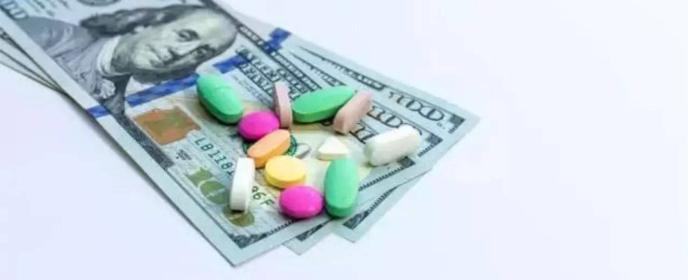 Biden Regierung will Medikamente gezielt ueber Preisverhandlungen verhandeln um Medicare Kosten zu