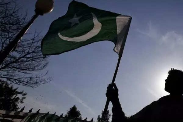 Der pakistanische Praesident bestreitet die Unterzeichnung geaenderter Gesetze gegen den