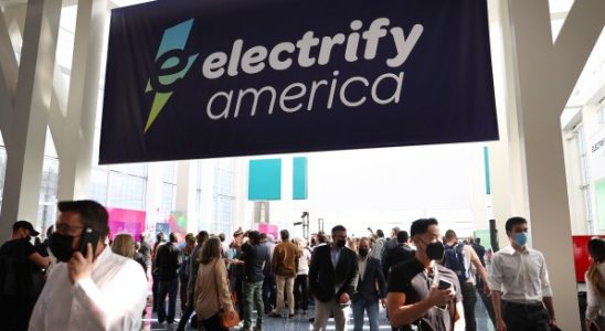 Der von Electrify America unterstuetzte 75 MW Solarpark nimmt den Betrieb auf