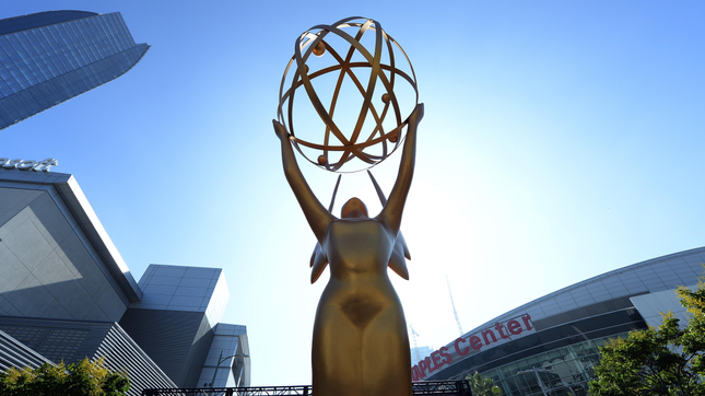 Die Emmys werden offiziell auf Januar 2024 verschoben
