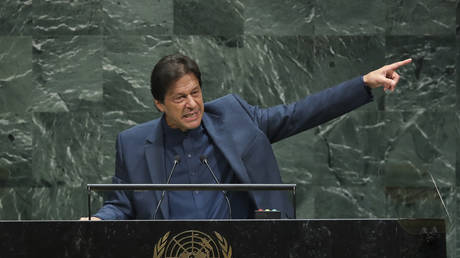 Die USA forderten Pakistan auf Imran Khan von der Macht