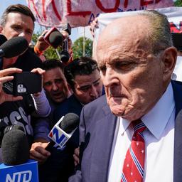 Ehemaliger Trump Anwalt Rudy Giuliani erscheint im Gefaengnis Im Ausland