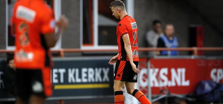 Feyenoord Verteidiger Nieuwkoop ist nach Rot gegen Fortuna fuer zwei Spiele
