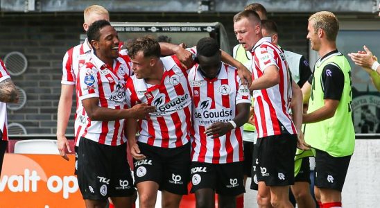 Feyenoord entgeht der Niederlage bei Sparta durch Tor Sauer 17