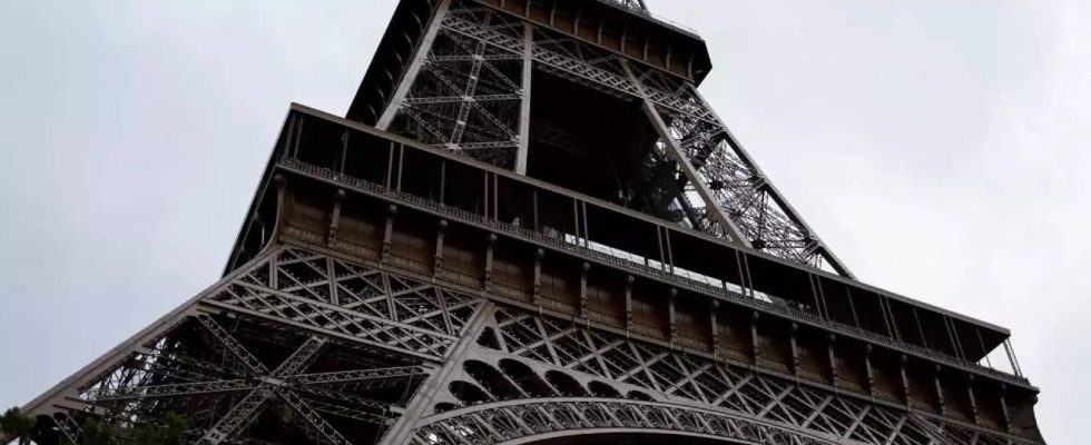 Frankreich untersucht falsche Bombendrohungen am Eiffelturm