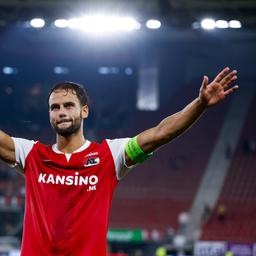 Hatzidiakos verlaesst AZ nach acht Jahren Twente holt Van Bergen
