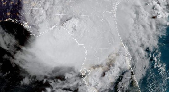 Hurrikan Idalia trifft in Florida auf Land mehr als 240000