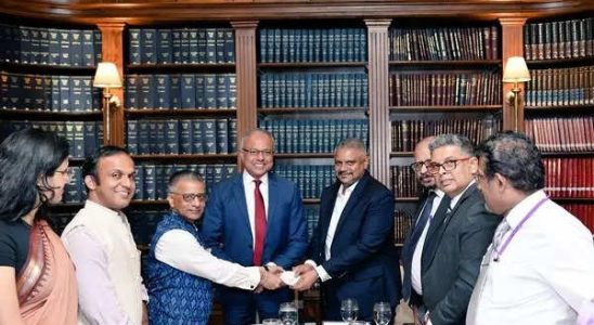 India Grant Indien schickt Sri Lanka 450 Millionen fuer ein