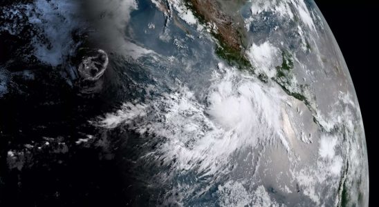 Kalifornien Der Tropensturm Hilary trifft auf dem Weg nach Kalifornien