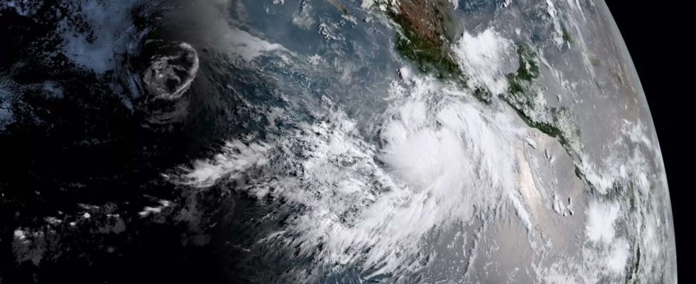 Kalifornien Der Tropensturm Hilary trifft auf dem Weg nach Kalifornien