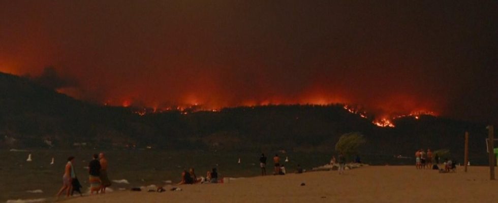 Kanada evakuiert aufgrund von Waldbraenden erneut Zehntausende Menschen Im