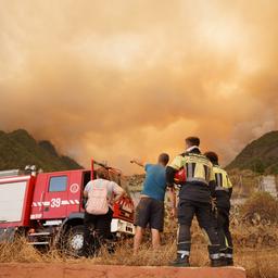 Komplexer Brand fuehrt zu Evakuierungen auf Teneriffa Niederlaender scheinen immer