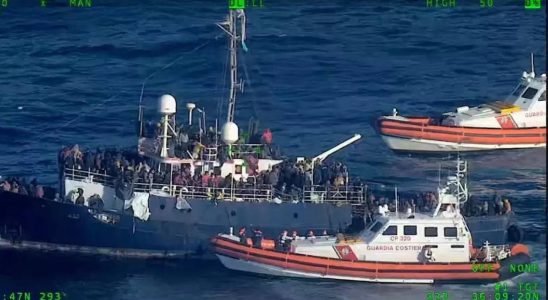 Lampedusa Dutzende wurden von Italien aus Schiffswracks von Migranten gerettet