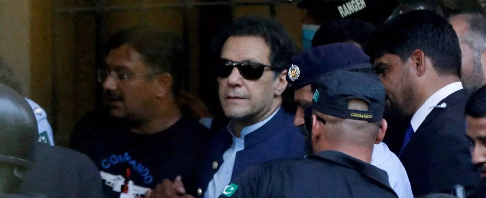Laut seinem Anwalt wurde Imran Khan in einer C Klasse Gefaengniszelle festgehalten