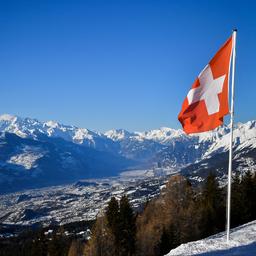 Niederlaender bei Steinlawine in Schweizer Alpen getoetet Landsmann verletzt
