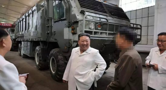 Nordkoreas Machthaber Kim Jong Un besucht Militaerfabriken darunter Raketenfabriken